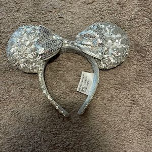 🪩SILVER SEQUIN MINNIE MOUSE EARS